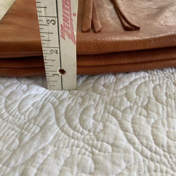 Miztique Crossbody Large Bag Saddle Brown Color. Vegan Leather Striped Interior - Picture 14 of 15